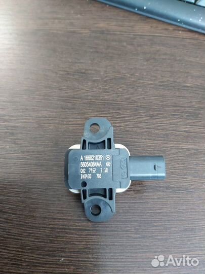 Датчик удара двери Mercedes Gl 500 4Matic 166