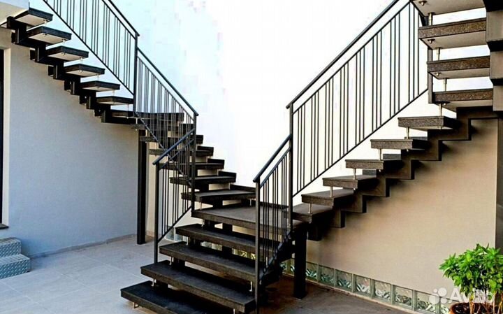 Лестница на металлокаркасе дизайн 4362