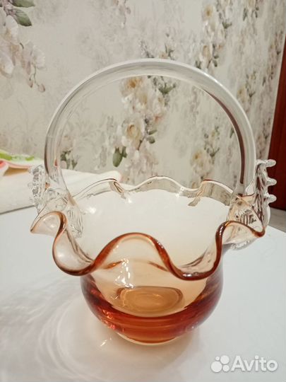 Конфетница из СССР цветное стекло вместим о5 л