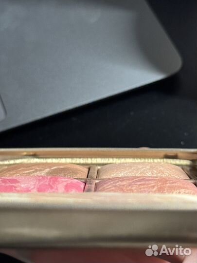 Палетка Hourglass Universe