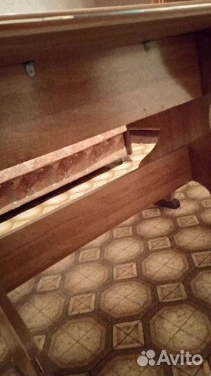 Стол обеденный