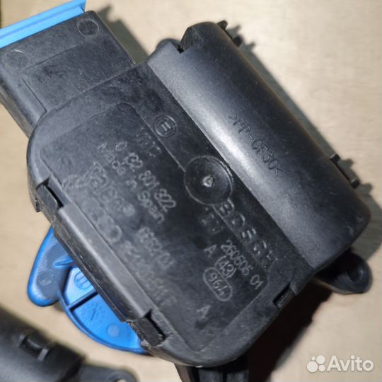 Заслонки отопителя Audi A4 2005г