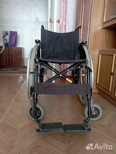 Инвалидное кресло