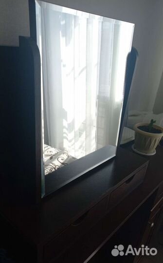 Трюмо с ящиками