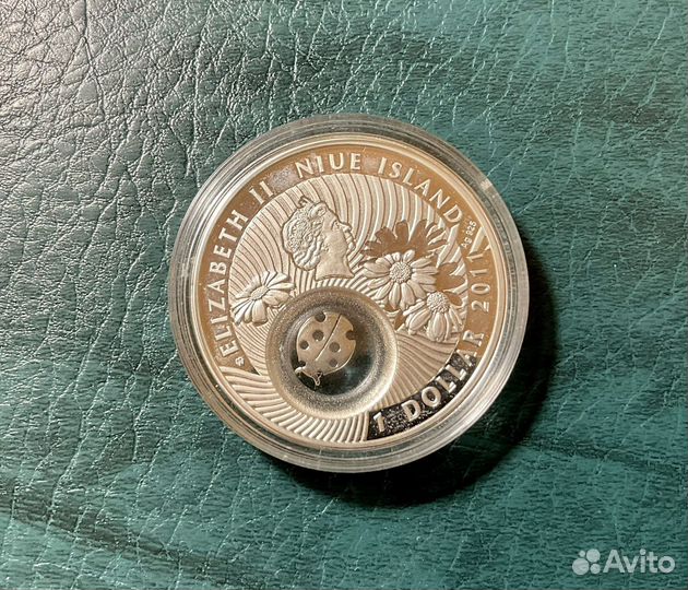 Монета серебрянная Божья коровка на удачу