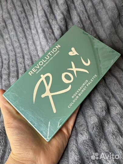 Палетки теней revolution roxi