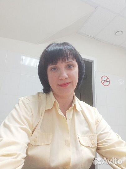 Работник торгового зала, продавец товаров,одежды