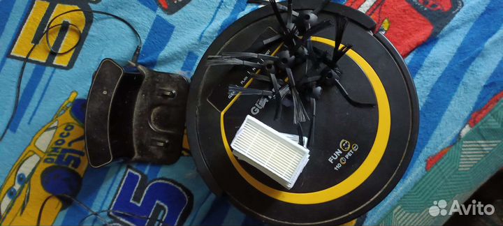 Пылесос-робот gutrend FUN 110 Pet