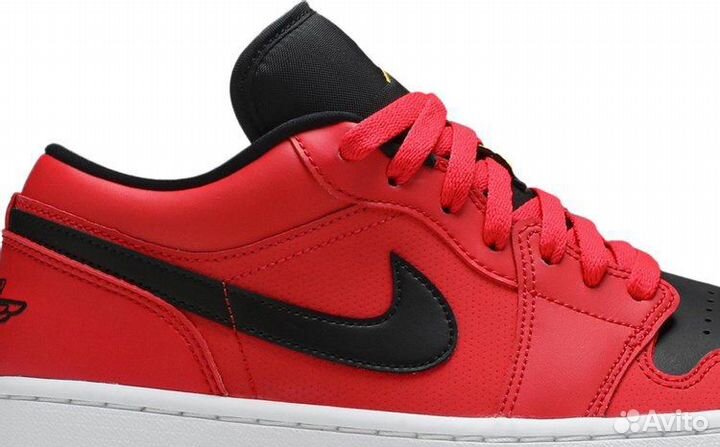 Кроссовки Wmns Air Jordan 1 Low Siren Red, красный