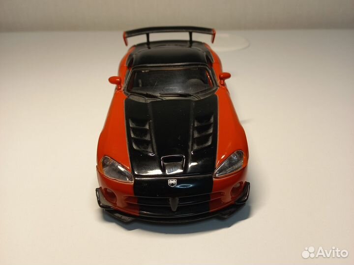 Модель автомобиля Dodge Viper