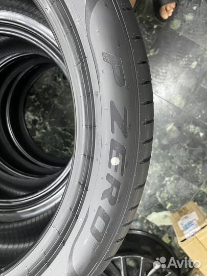 Pirelli P Zero 275/40 R21 и 315/35 R21 107Y