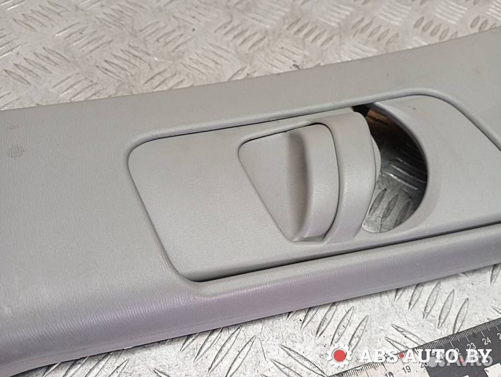 Обшивка центральной стойки правая Toyota RAV4