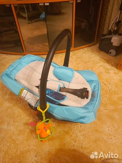 Детская люлька в машину