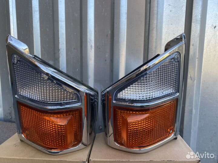 Фонарь указателя поворота toyota land Cruiser J70