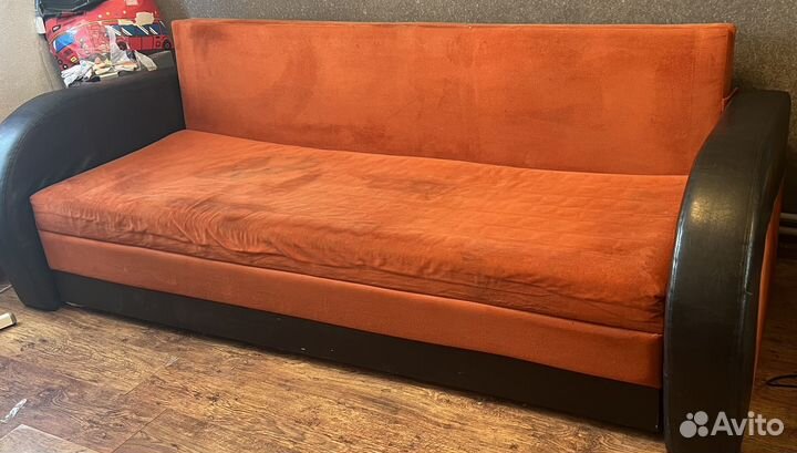 Диван отдам