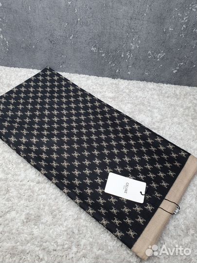 Теплый платок Celine чёрный с бежевым