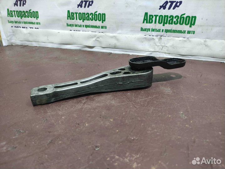 Опора двигателя задняя Skoda Superb 2