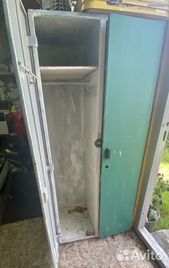 Металлический шкаф