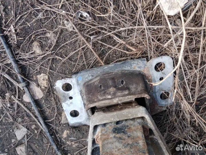 Опора МКПП левая Ford Mondeo 2009