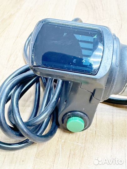 Ручка газа с индикатором заряда батареи на электровелосипед