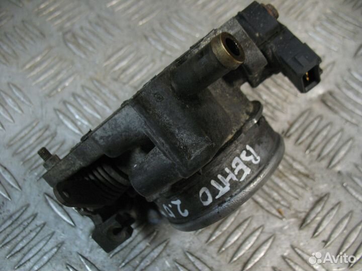 Заслонка дроссельная Volkswagen Vento 1992г 2.0