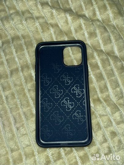 Чехол на iPhone 11 guess