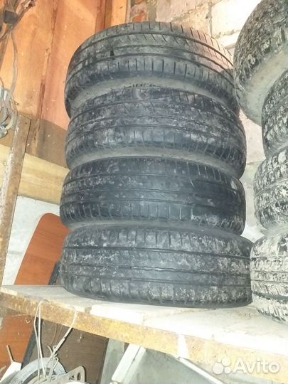 Pirelli Carrier 195/75 R15