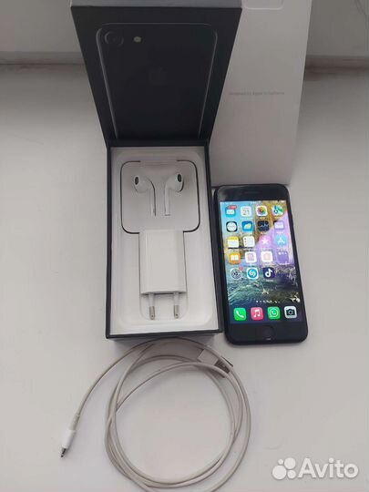 Телефон iPhone 7 128gb