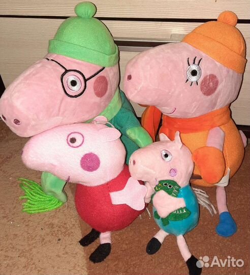 Игрушка Свинка Пеппа с семьёй