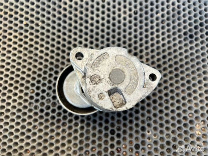 Натяжитель приводного ремня Opel Omega B седан 2.0