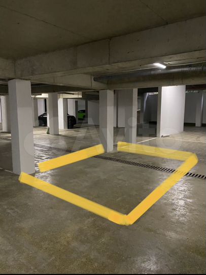 Машиноместо, 14 м²