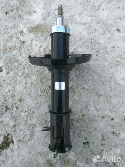 Передняя стойка деу леганза