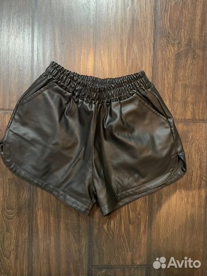 Кожаные шорты