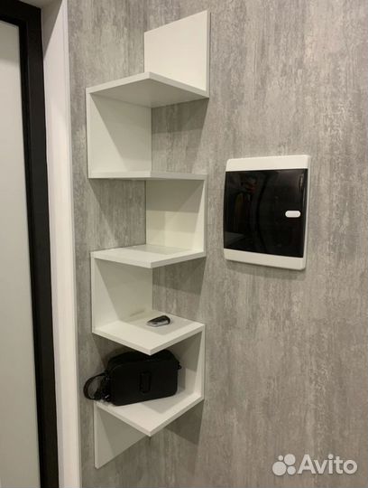 Полка настенная навесная Новая