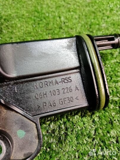 Трубка картерных газов Audi A4 B8 cdnc (2.0) 2009