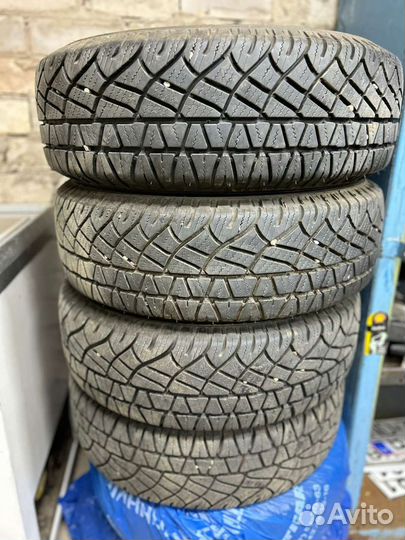 Michelin Latitude Cross 215/65 R16