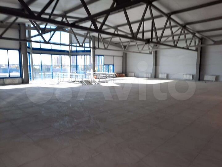 Торговое помещение 830 м²