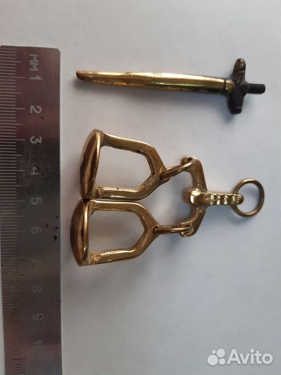 Статуэтка фемида