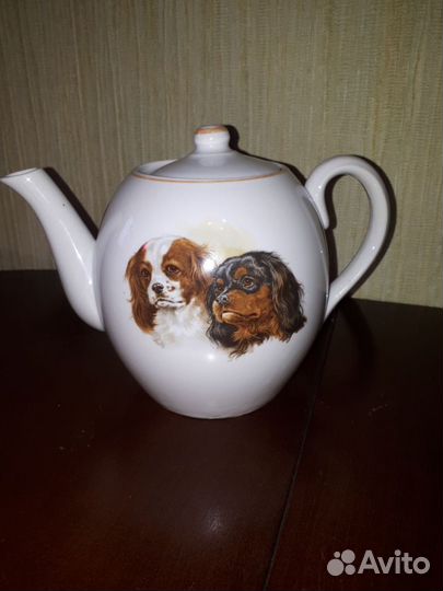 Сервиз- набор чайной посуды. собаки