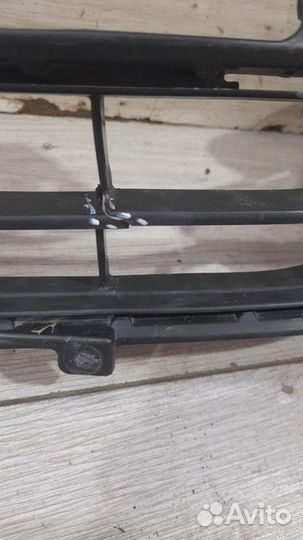 Решетка бампера левая Toyota Land Cruiser 200 С