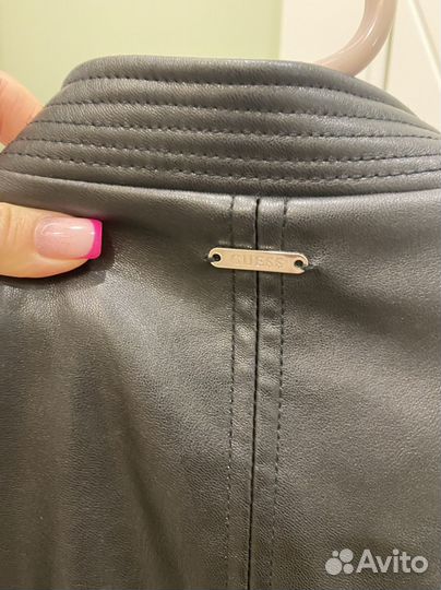 Куртка guess 42