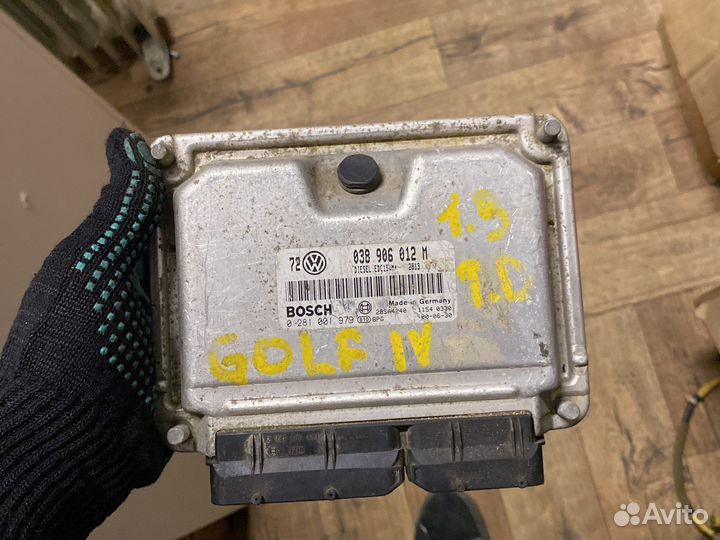 Блок управления двигателем Volkswagen Golf 4