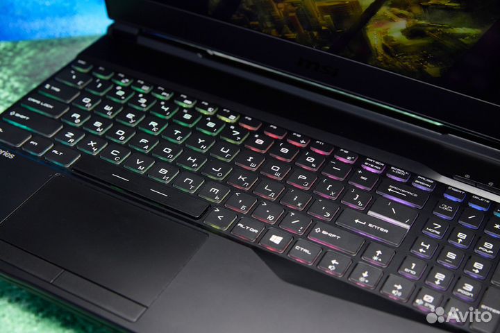 Ноутбук под игры MSI / Core i5 / GTX1660Ti / 15.6