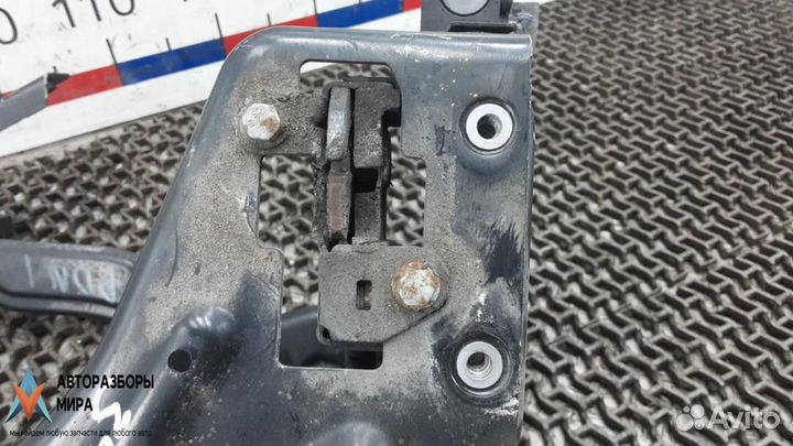 Замок капота Mercedes-Benz C-Класс