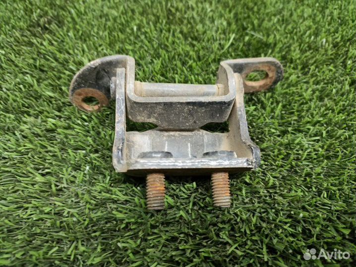 Петля двери верхняя передняя левая Geely Mk LG1