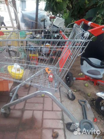 Тележка на колесах