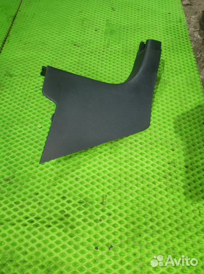 Обшивка стойки передняя правая VW Jetta