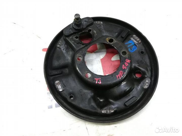 Кожух тормозного барабана задний правый Jeep