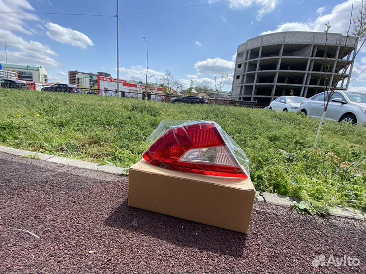 Фонарь в крышку багажникк Ford focus 3 правый