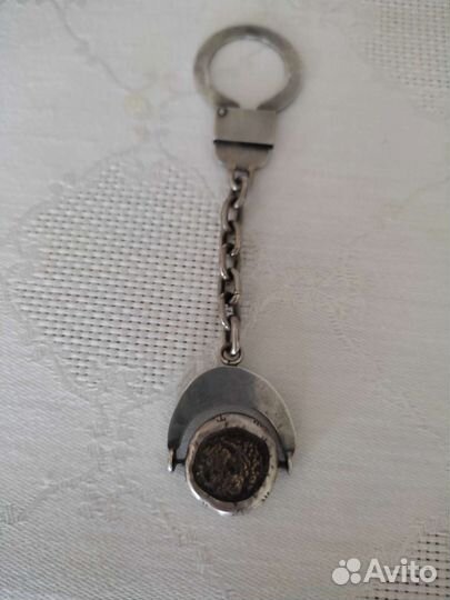 Брелок для ключей с античной монетой. Греция